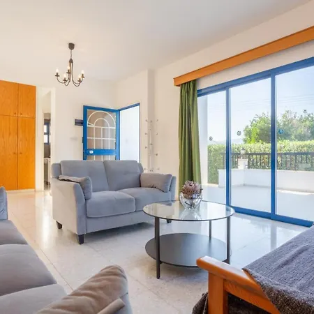Charoula Exi Villa *