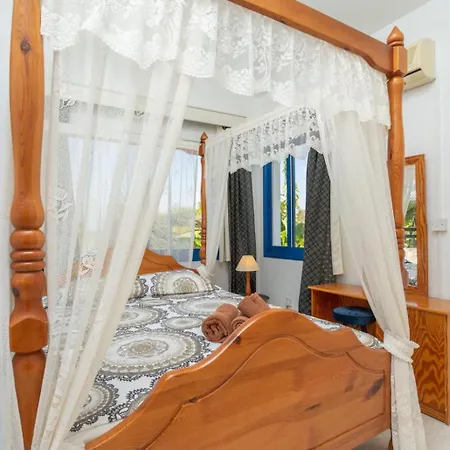 Charoula Exi Villa Paphos